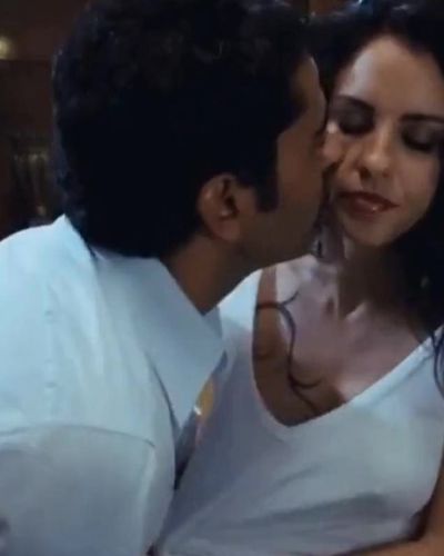 Aslı Tandoğan seksi ifşa fotoğrafı 2 — Kabadayı (2007)