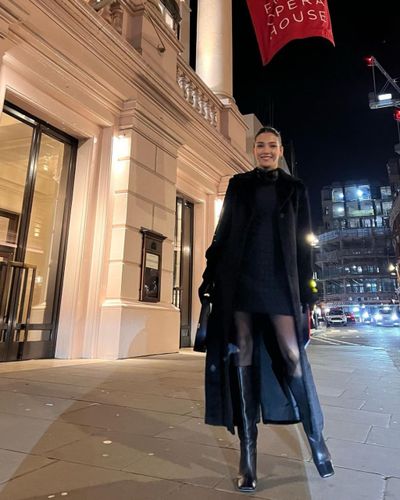 Aybüke Pusat seksi ifşa fotoğrafı 95330