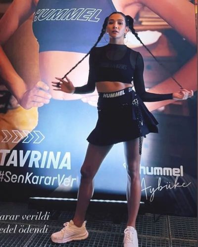 Aybüke Pusat seksi ifşa fotoğrafı 95303