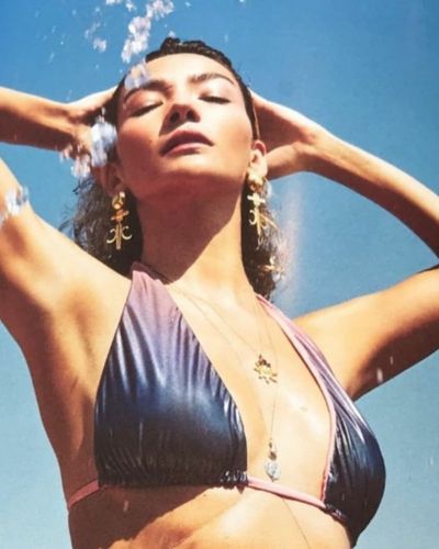 Aybüke Pusat seksi ifşa fotoğrafı 95137