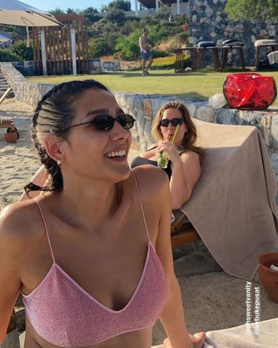 Aybüke Pusat seksi ifşa fotoğrafı 95130
