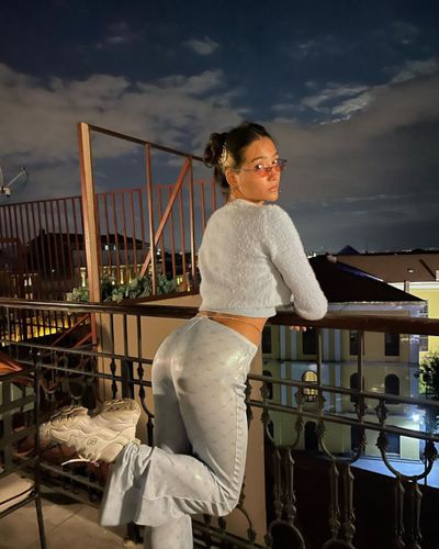 Aybüke Pusat seksi ifşa fotoğrafı 95108
