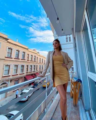Aybüke Pusat seksi ifşa fotoğrafı 95100