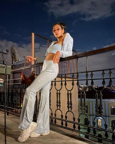 Aybüke Pusat seksi ifşa fotoğrafı 95096