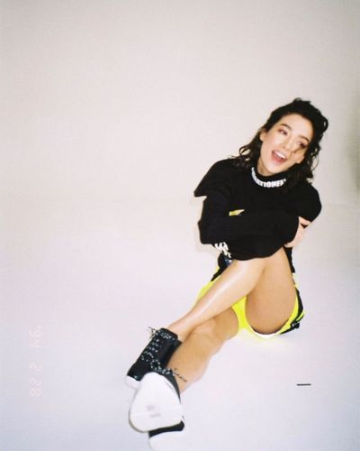 Aybüke Pusat seksi ifşa fotoğrafı 95019
