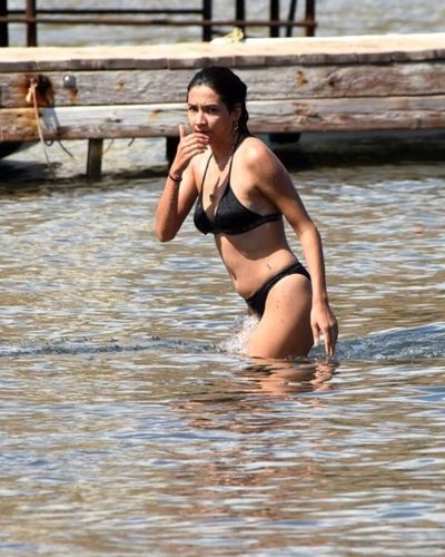 Aybüke Pusat seksi ifşa fotoğrafı 94977