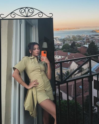 Aybüke Pusat seksi ifşa fotoğrafı 577