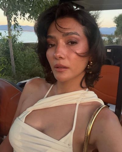 Aybüke Pusat seksi ifşa fotoğrafı 633