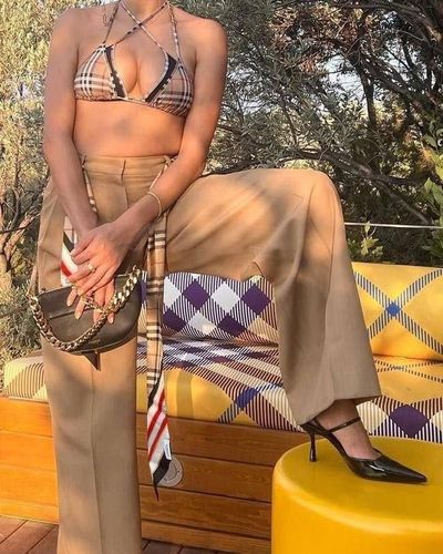 Aybüke Pusat seksi ifşa fotoğrafı 662
