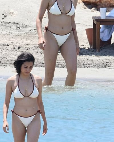 Aybüke Pusat seksi ifşa fotoğrafı 669