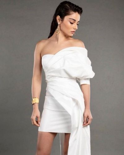 Ayça Ayşin Turan seksi ifşa fotoğrafı 1015