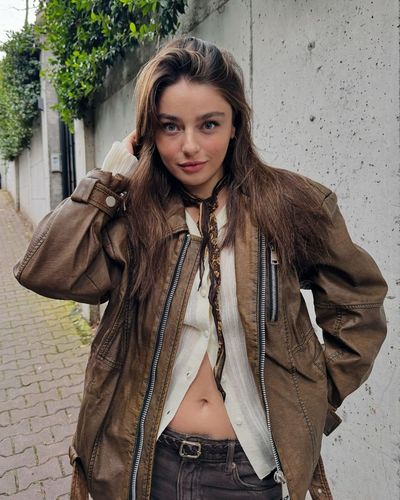 Ayça Ayşin Turan seksi ifşa fotoğrafı 1090