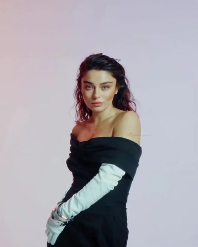 Ayça Ayşin Turan seksi ifşa fotoğrafı 260