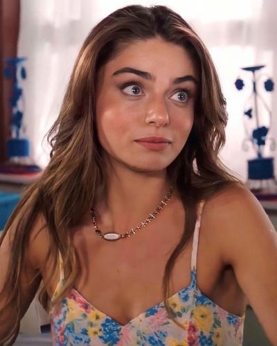 Ayça Ayşin Turan seksi ifşa fotoğrafı 383