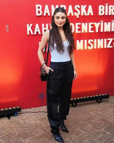 Ayça Ayşin Turan seksi ifşa fotoğrafı 43