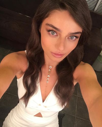 Ayça Ayşin Turan seksi ifşa fotoğrafı 509
