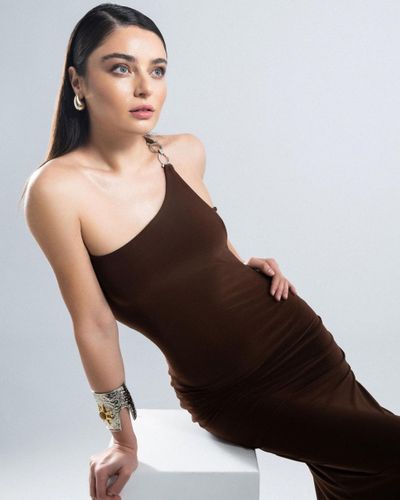 Ayça Ayşin Turan seksi ifşa fotoğrafı 30120