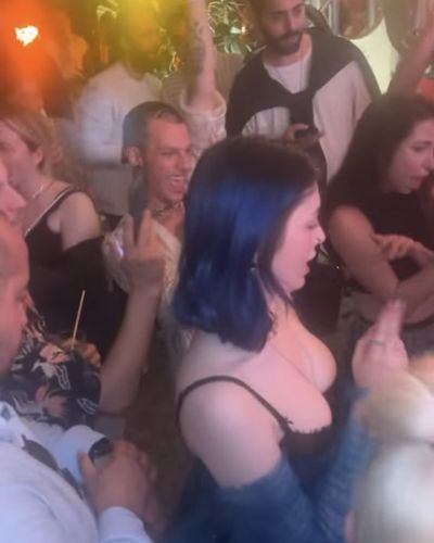 Ayça Tilki seksi ifşa fotoğrafı 317