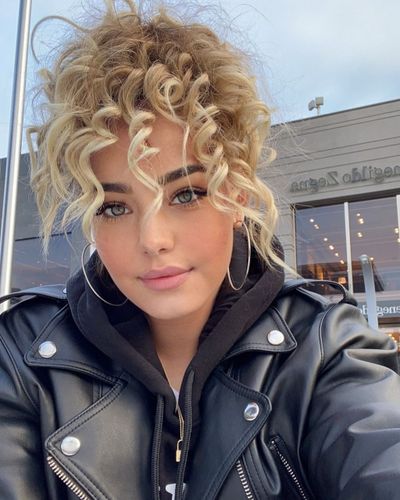 Aycan Yanaç seksi ifşa fotoğrafı 76