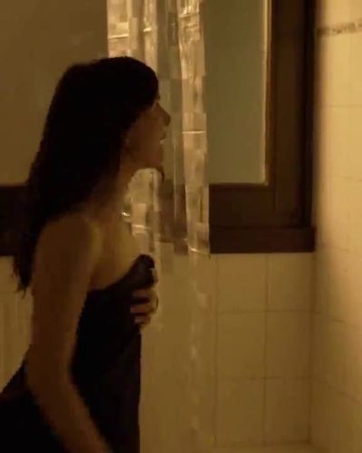Ayşe Tezel seksi ifşa fotoğrafı 22 — Die Informantin (2016)