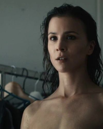 Ayşe Tezel seksi ifşa fotoğrafı 18 — Die Informantin - Der Fall Lissabon (2019)