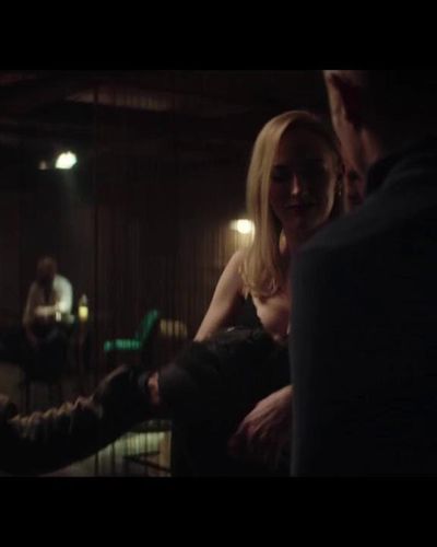 Ayşe Tezel seksi ifşa fotoğrafı 1 — Unbroken (2021)