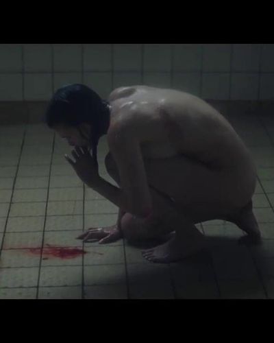 Ayşe Tezel seksi ifşa fotoğrafı 12 — Unbroken (2021)