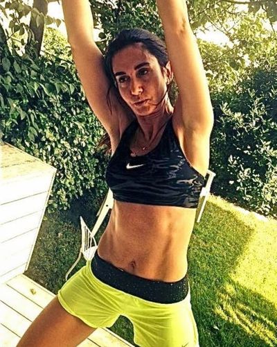 Ayşe Tolga seksi ifşa fotoğrafı 20