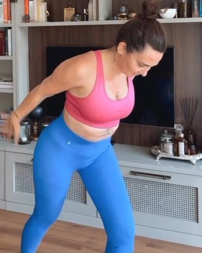 Ayşe Tolga seksi ifşa fotoğrafı 67