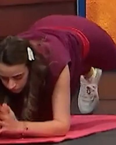 Ayşegül Yılmaz seksi ifşa fotoğrafı 16 — Çok Güzel Hareketler 2 (2019)
