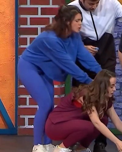 Ayşegül Yılmaz seksi ifşa fotoğrafı 9 — Çok Güzel Hareketler 2 (2019)