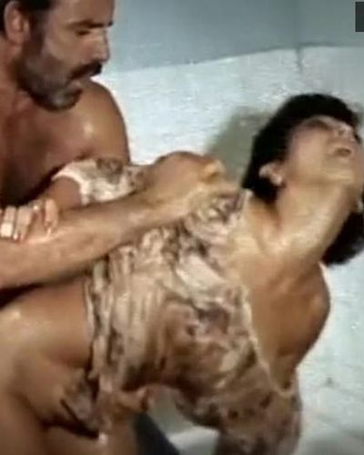 Ayşen Selvi seksi ifşa fotoğrafı 4 — Kaçaklar (1977)