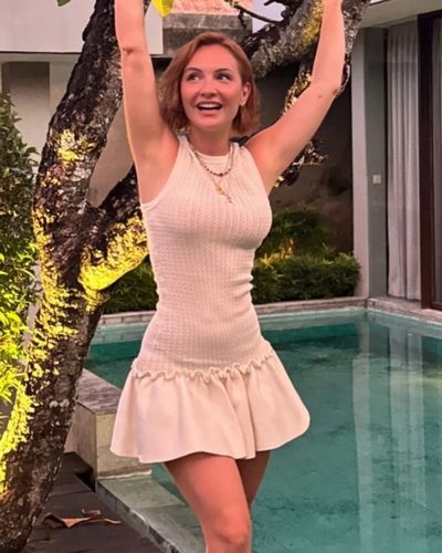 Başak Gümülcinelioğlu seksi ifşa fotoğrafı 531