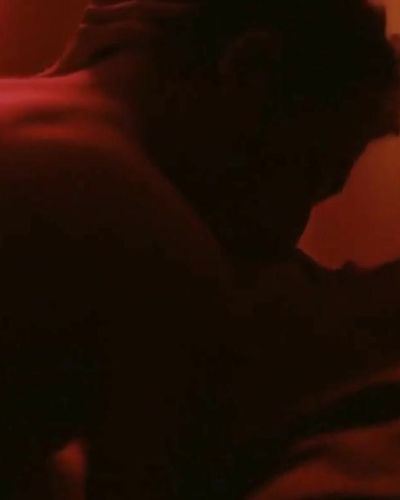 Başak Özcan seksi ifşa fotoğrafı 2 — Küçük Şeyler (2019)