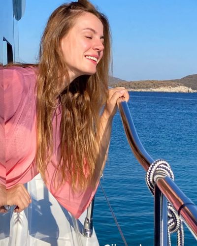 Başak Parlak seksi ifşa fotoğrafı 129