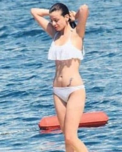 Başak Parlak seksi ifşa fotoğrafı 214