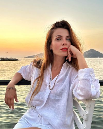 Başak Parlak seksi ifşa fotoğrafı 33