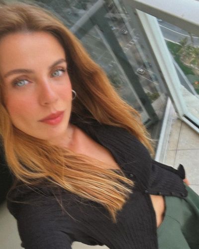 Başak Parlak seksi ifşa fotoğrafı 359