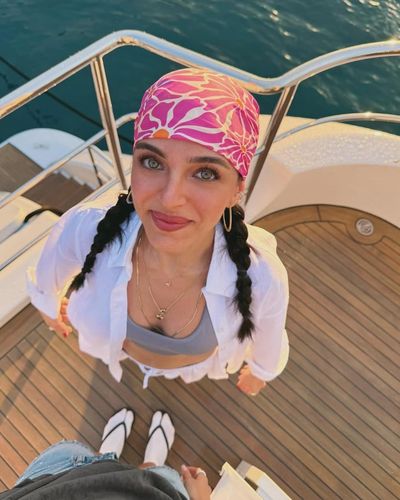 Begüm Akkaya seksi ifşa fotoğrafı 27