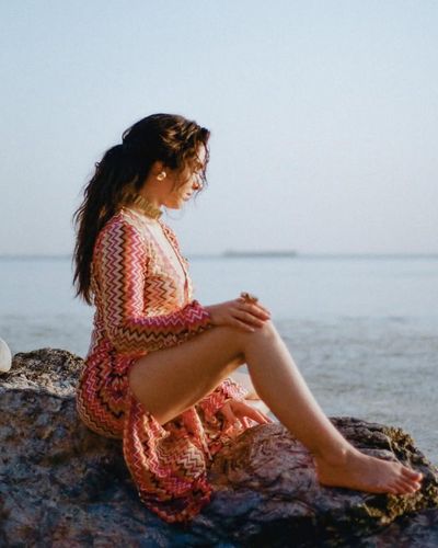 Begüm Akkaya seksi ifşa fotoğrafı 32