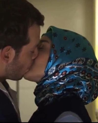 Begüm Akkaya seksi ifşa fotoğrafı 3 — Kuma (2012)