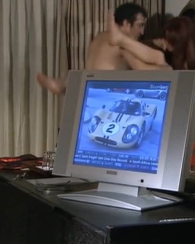 Bennu Yıldırımlar seksi ifşa fotoğrafı 1 — Gökten Üç Elma Düştü (2009)