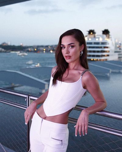 Bensu Soral seksi ifşa fotoğrafı 123