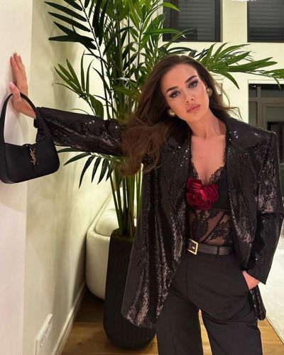 Bensu Soral seksi ifşa fotoğrafı 154