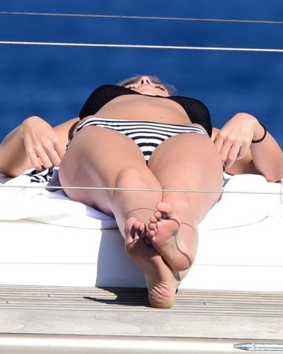 Bensu Soral seksi ifşa fotoğrafı 433