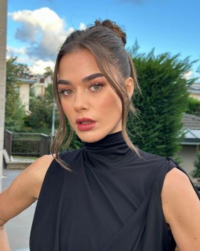 Bensu Soral seksi ifşa fotoğrafı 557