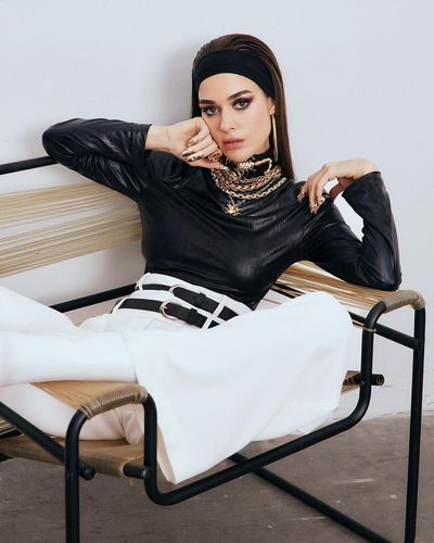 Bensu Soral seksi ifşa fotoğrafı 277