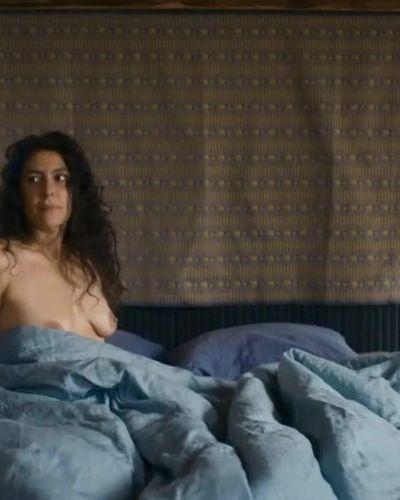 Beren Tuna seksi ifşa fotoğrafı 14 — Monogamish (2018)