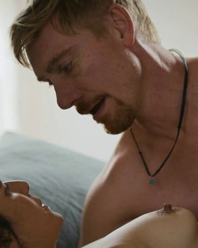 Beren Tuna seksi ifşa fotoğrafı 5 — Monogamish (2018)