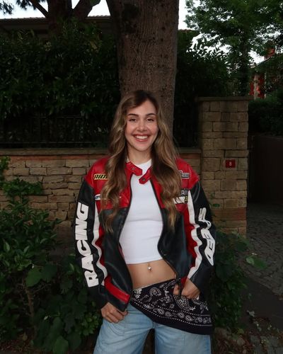 Berfu Yenenler seksi ifşa fotoğrafı 18